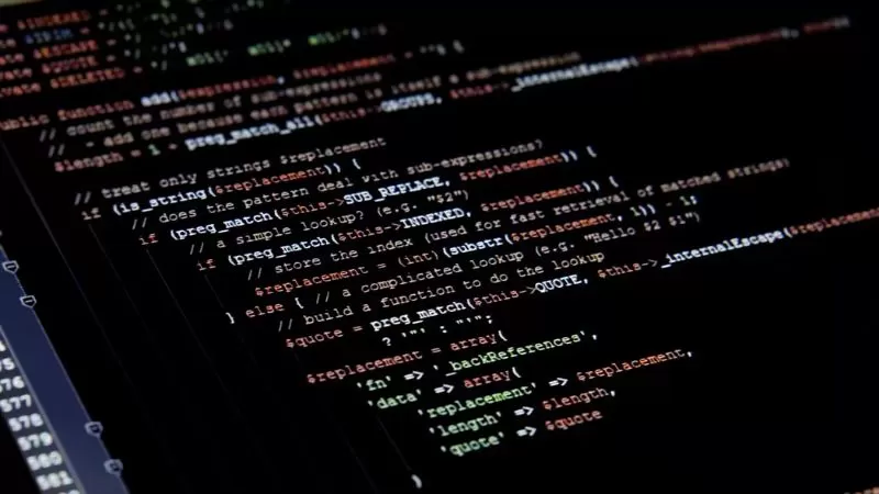 Ph&acirc;n biệt thiết kế web code tay v&agrave; nền tảng mở